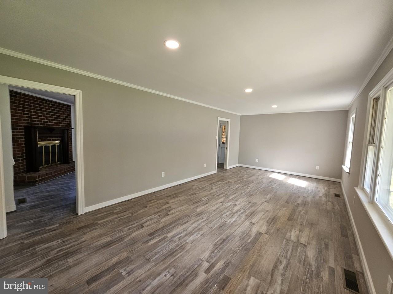 16090 Pouncey Tract Rd - Photo 4 of 17