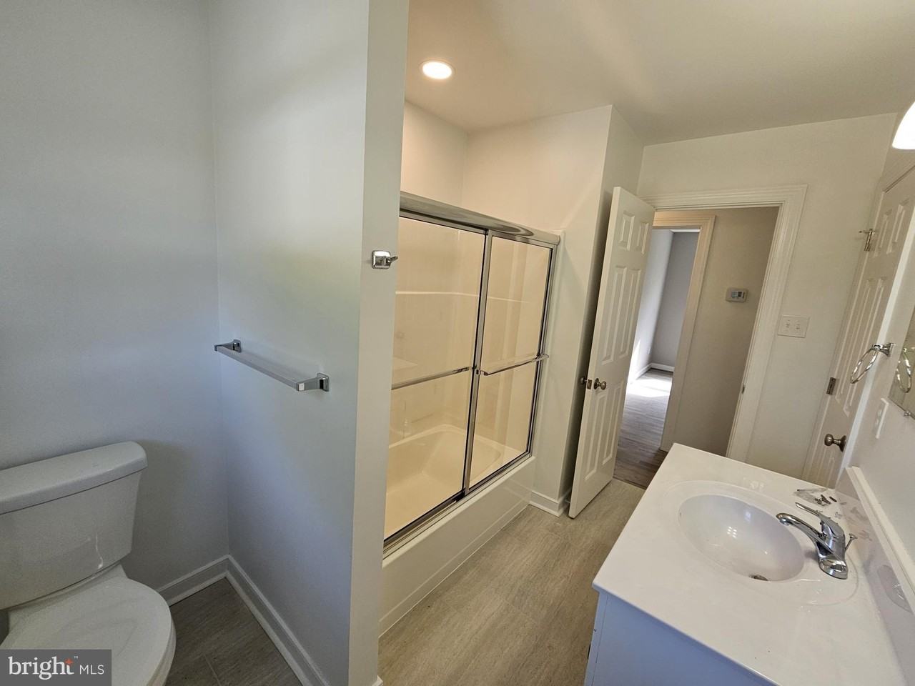 16090 Pouncey Tract Rd - Photo 6 of 17