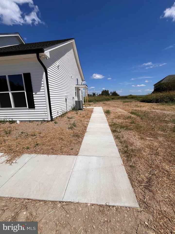 8641 Sandy Beach Ln - Photo 5 of 31