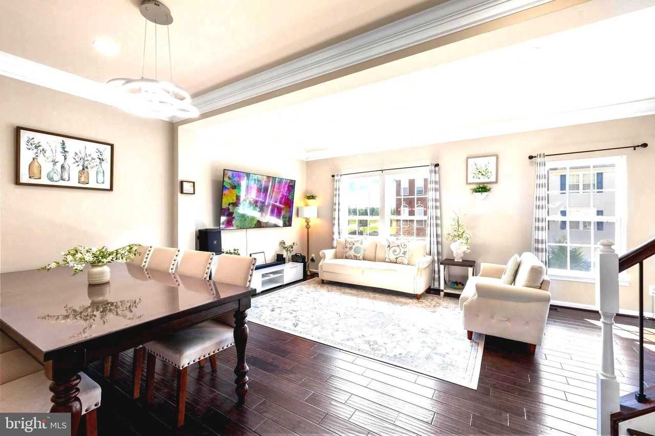 25427 Elm Terrace - Photo 6 of 32