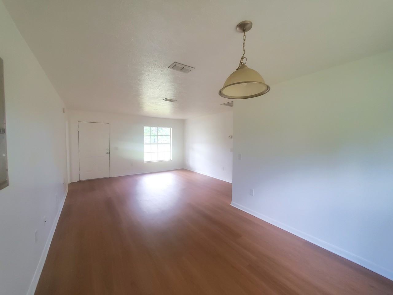 665 Nw 59th Ave - Photo 3 of 8