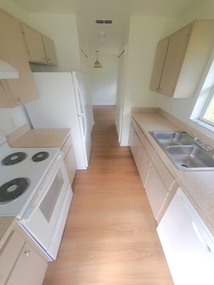 665 Nw 59th Ave - Photo 4 of 8