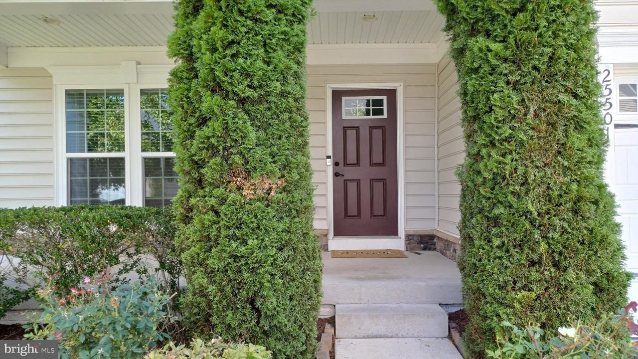 25501 Emerson Oaks Dr - Photo 4 of 50