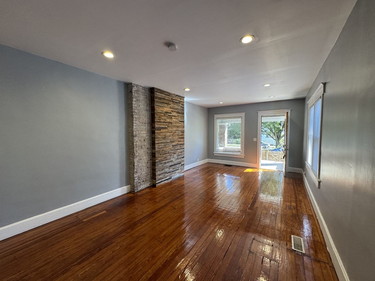 1022 S Randolph St - Photo 6 of 33