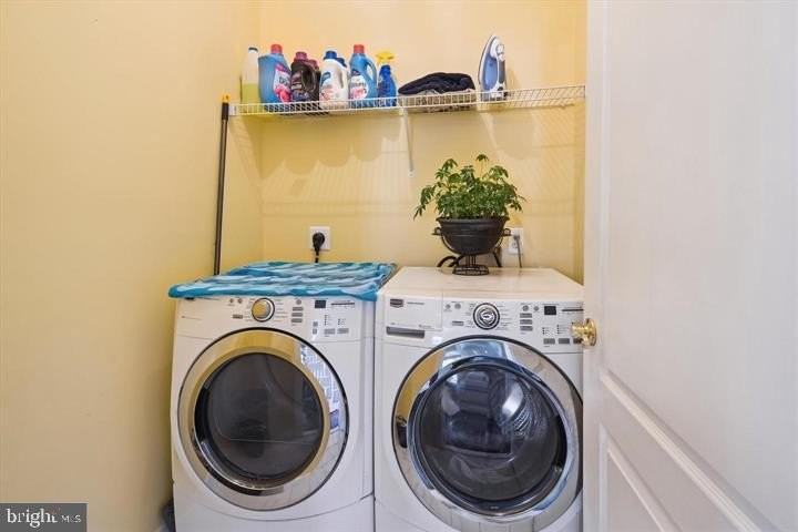 20366 Fallsway Ter - Photo 3 of 45