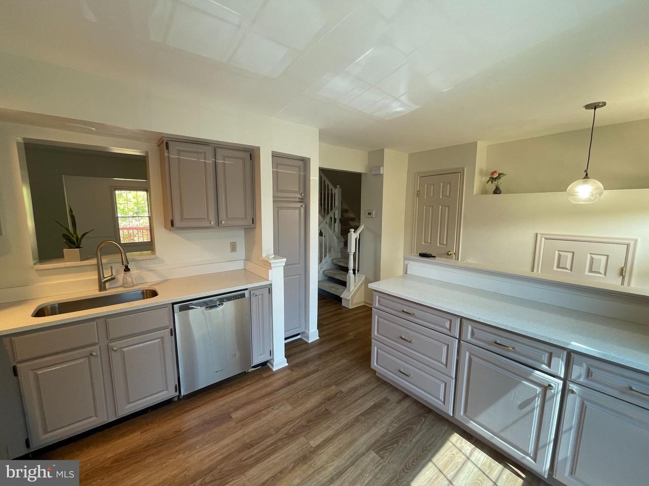 21924 Greentree Ter - Photo 3 of 29