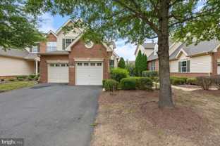 19608 Edgemont Sq - Photo 1 of 1