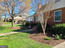 featured image of 9301 Battle St