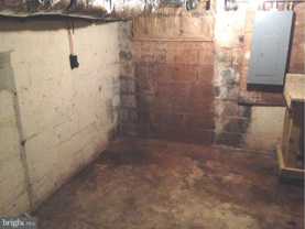 112 S Madison St - Photo 1 of 1