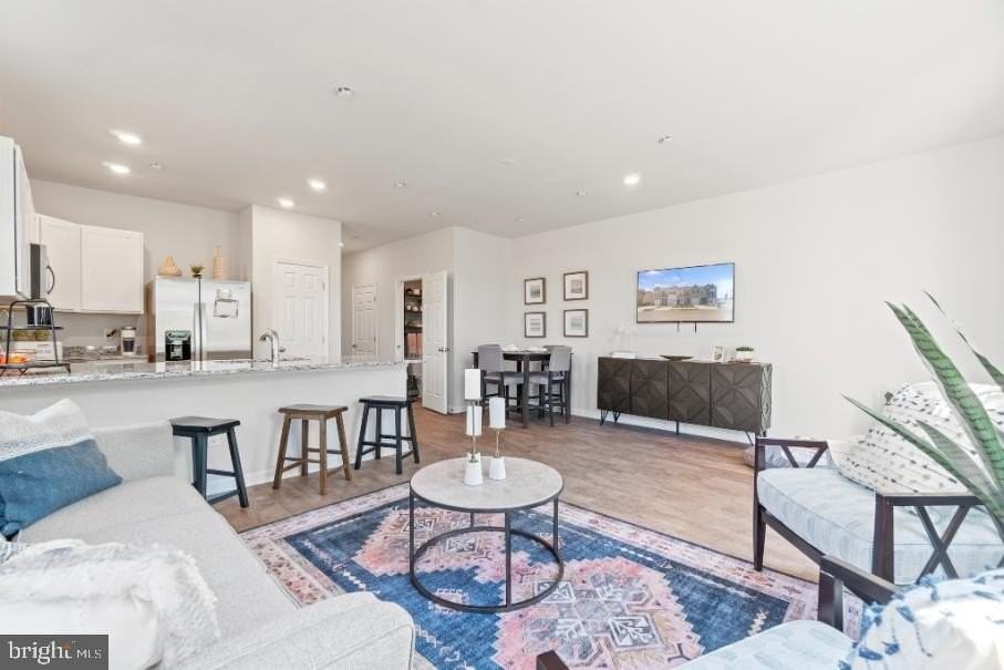 164 Race Street - Photo 4 of 33