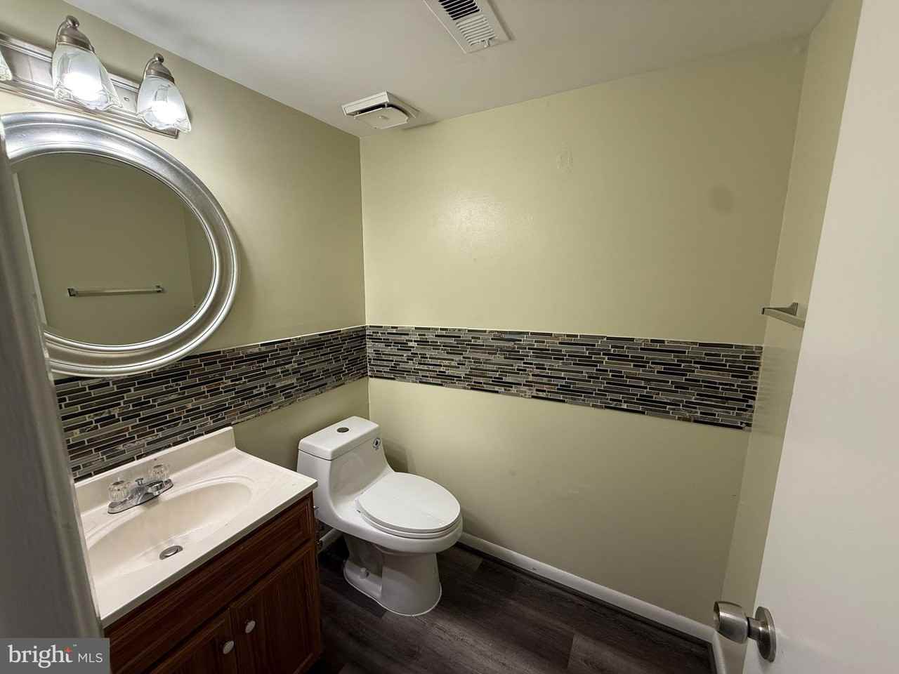 4306 Eileen Ct - Photo 2 of 14