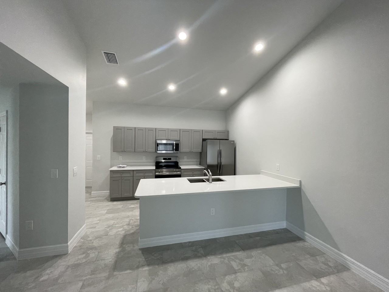 1421 Gleason Pkwy - Photo 2 of 23
