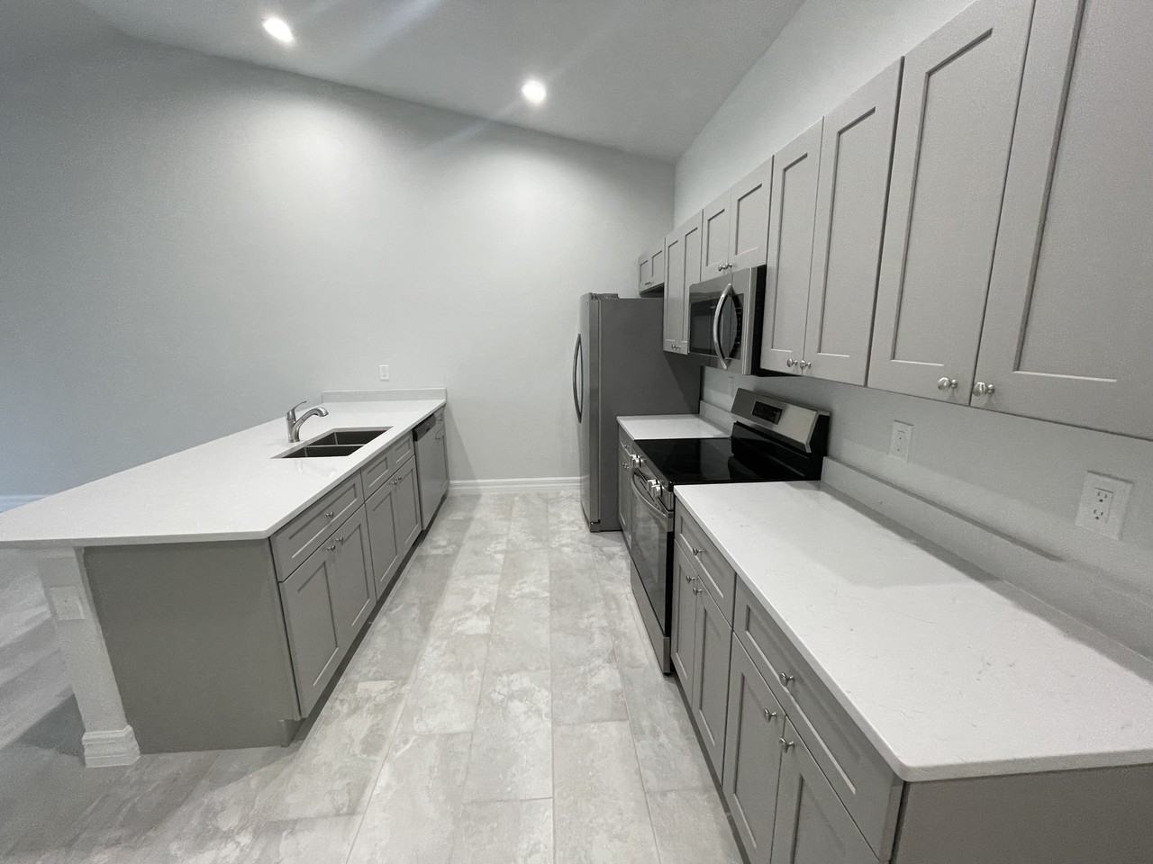 1423 Gleason Pkwy - Photo 3 of 25