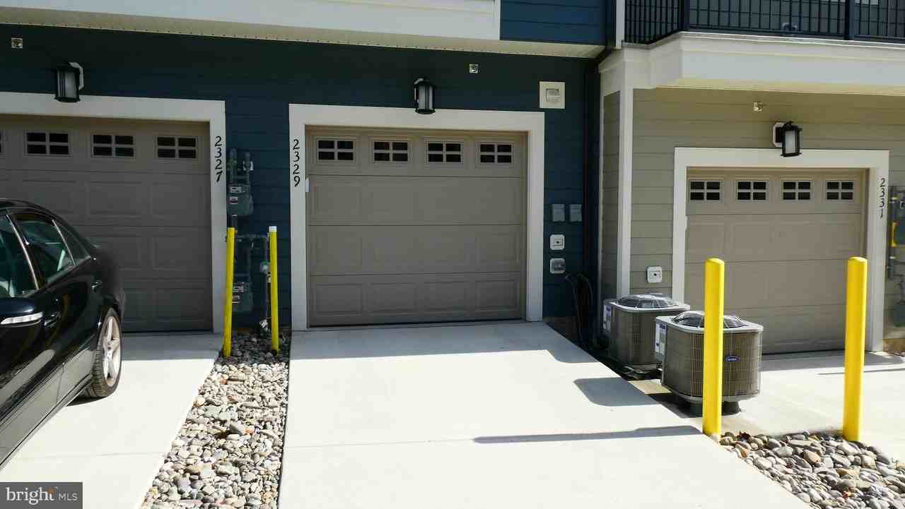 2329 Stephanie Tessa Ln - Photo 7 of 50