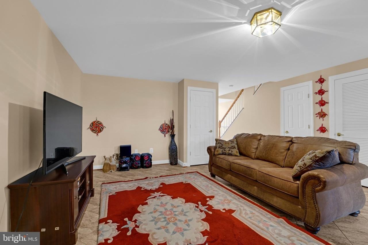 14197 Madrigal Dr - Photo 6 of 50