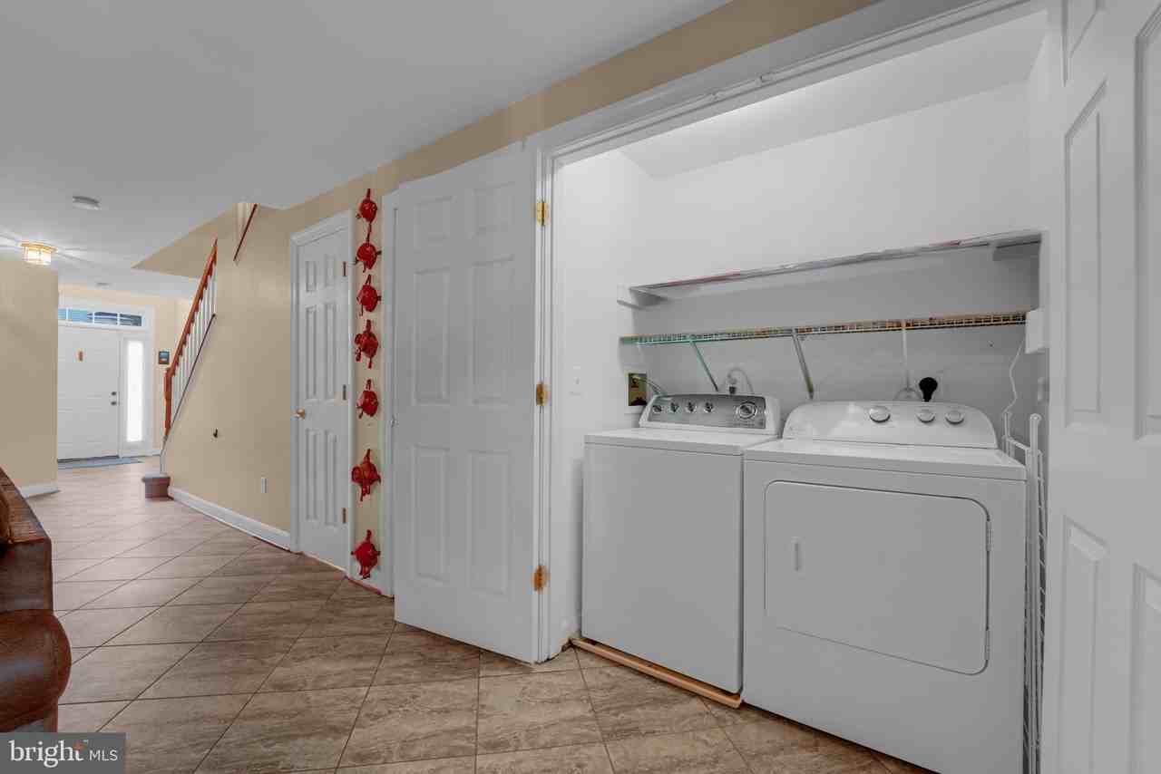 14197 Madrigal Dr - Photo 7 of 50