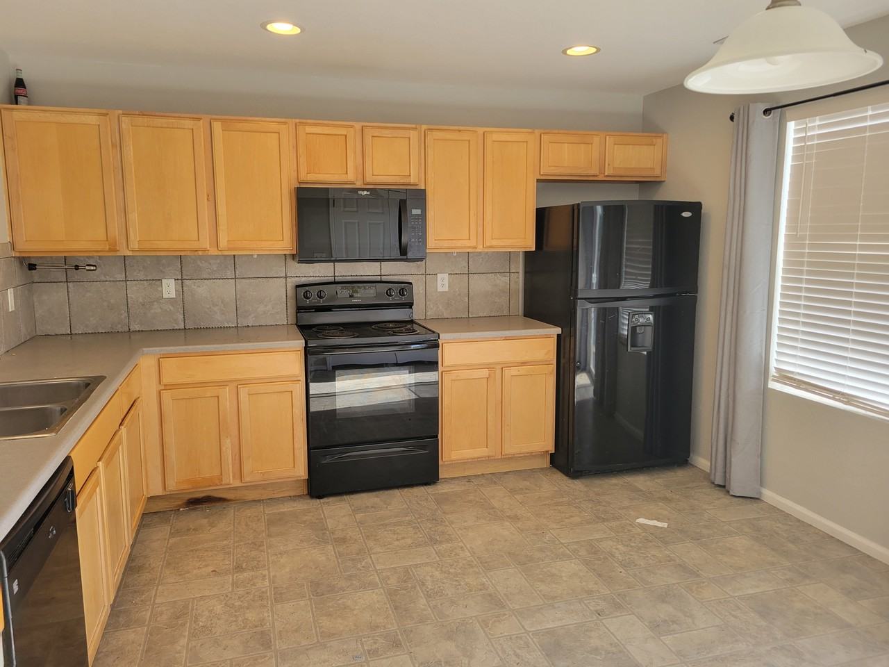 397 Smith Cir - Photo 5 of 18
