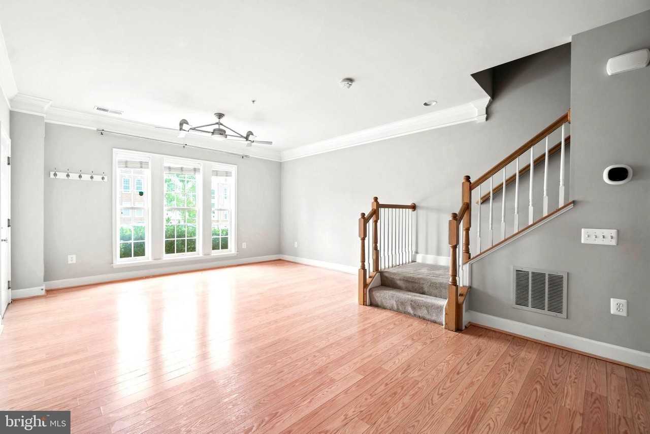 2263 Oberlin Drive - Photo 5 of 18