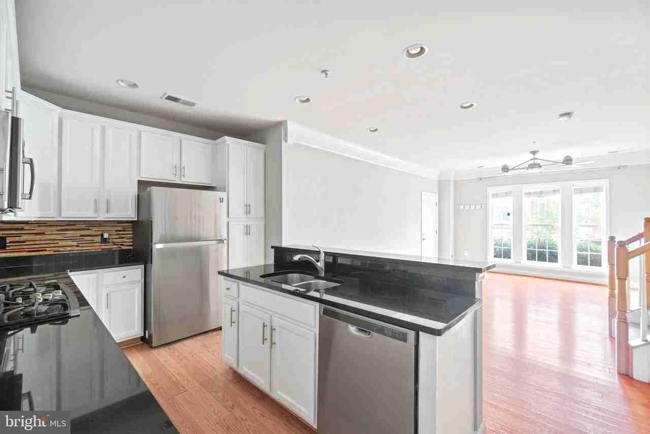 2263 Oberlin Drive - Photo 7 of 18