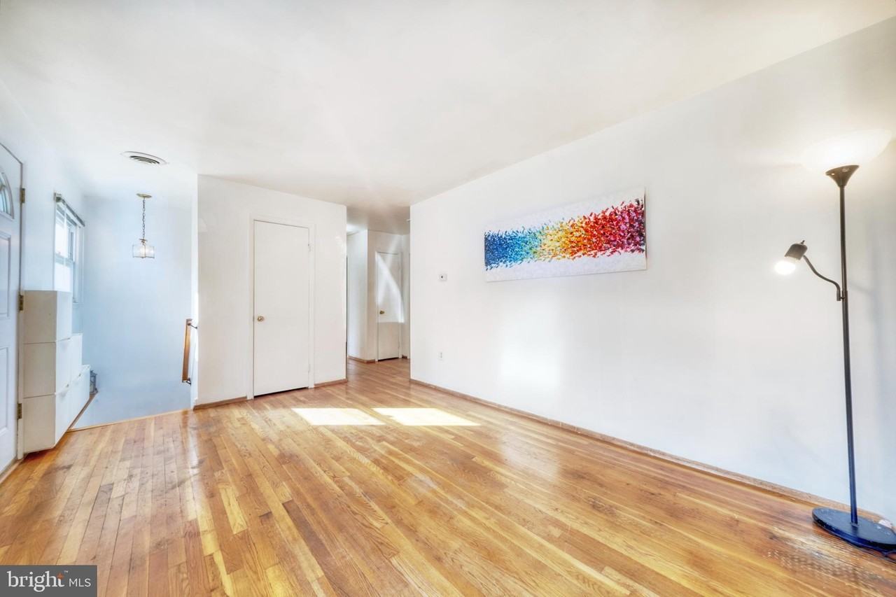 14307 Bismark Ave - Photo 5 of 30