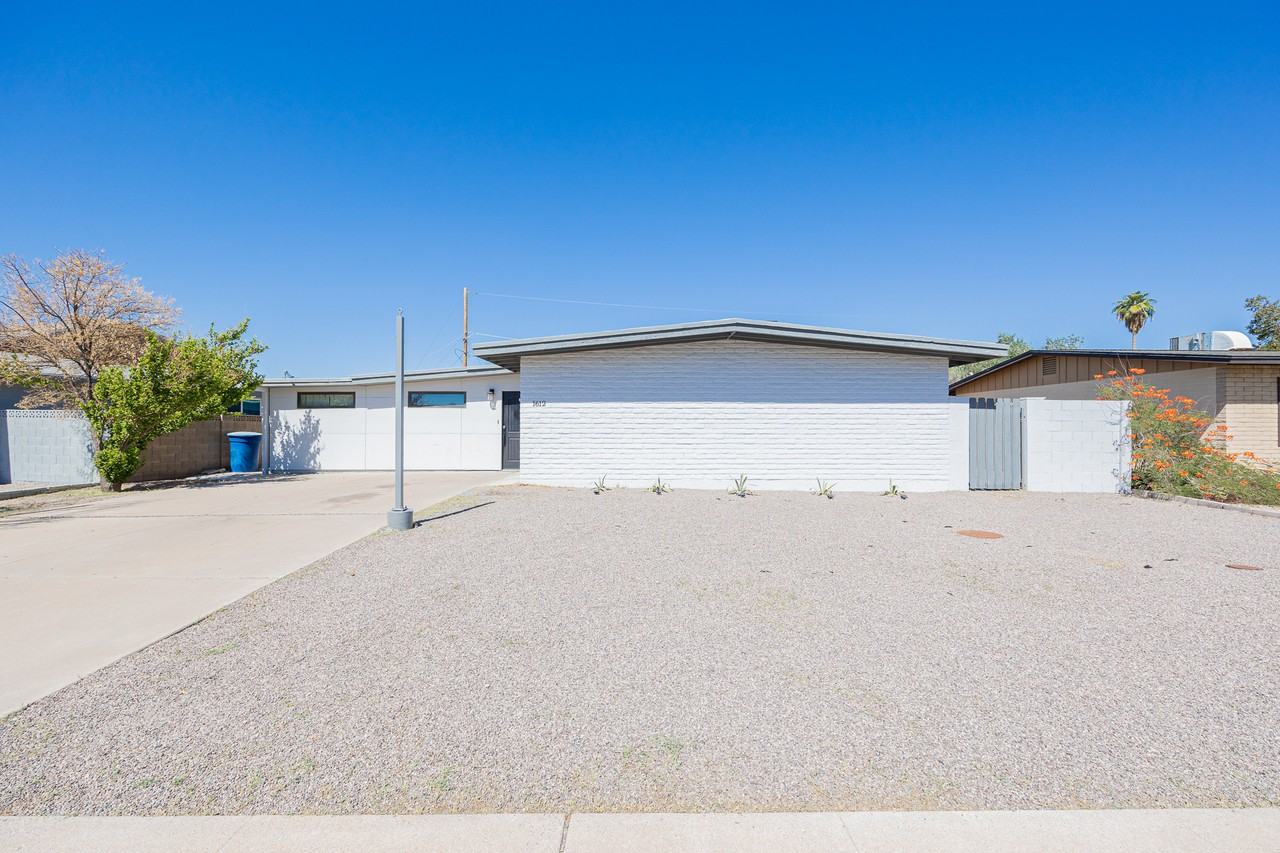 1612 E Gaylon Dr - Photo 3 of 28