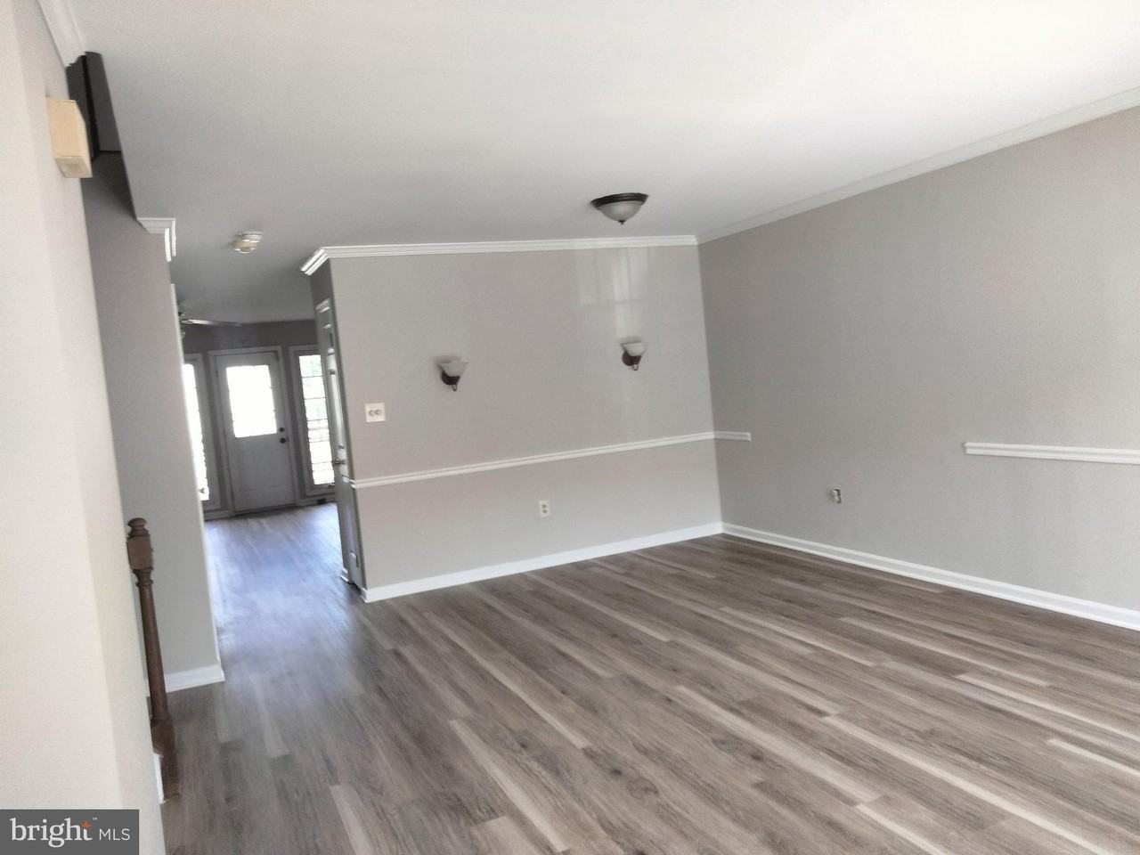 16804 Winston Ln - Photo 5 of 33