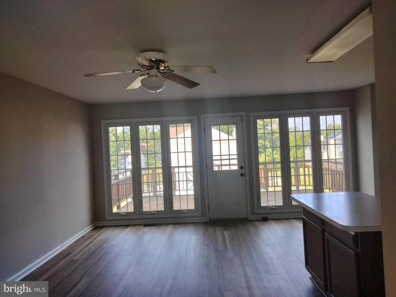 16804 Winston Ln - Photo 6 of 33