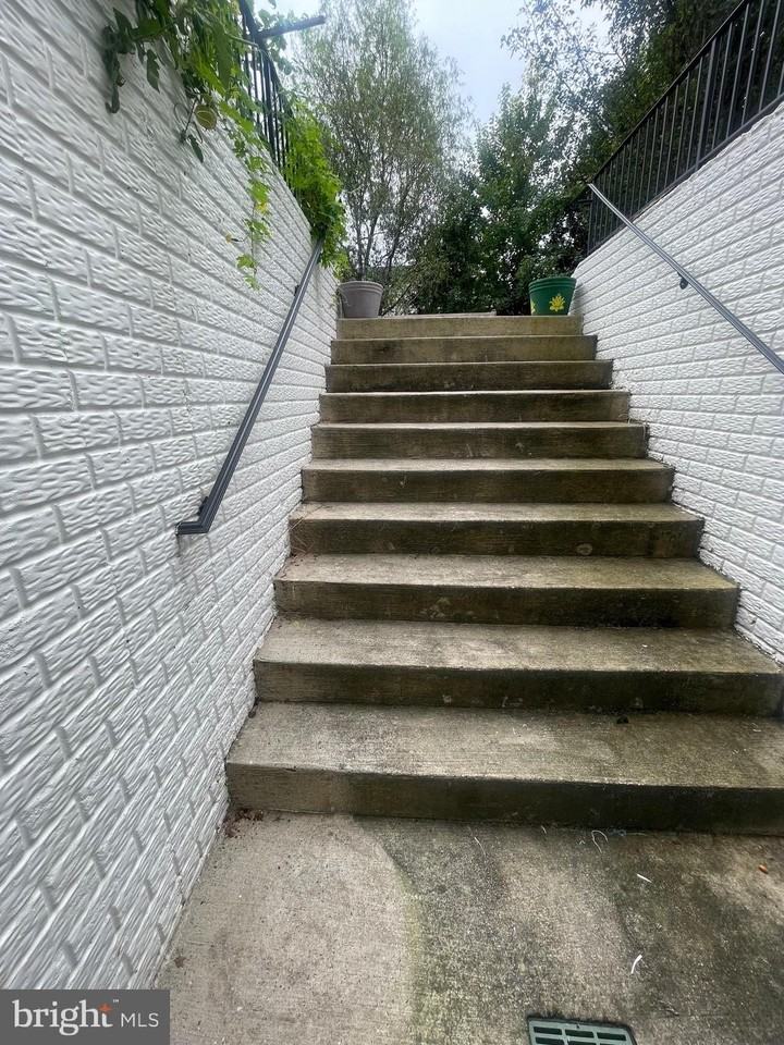 14105 Murphy Terrace - Photo 7 of 8