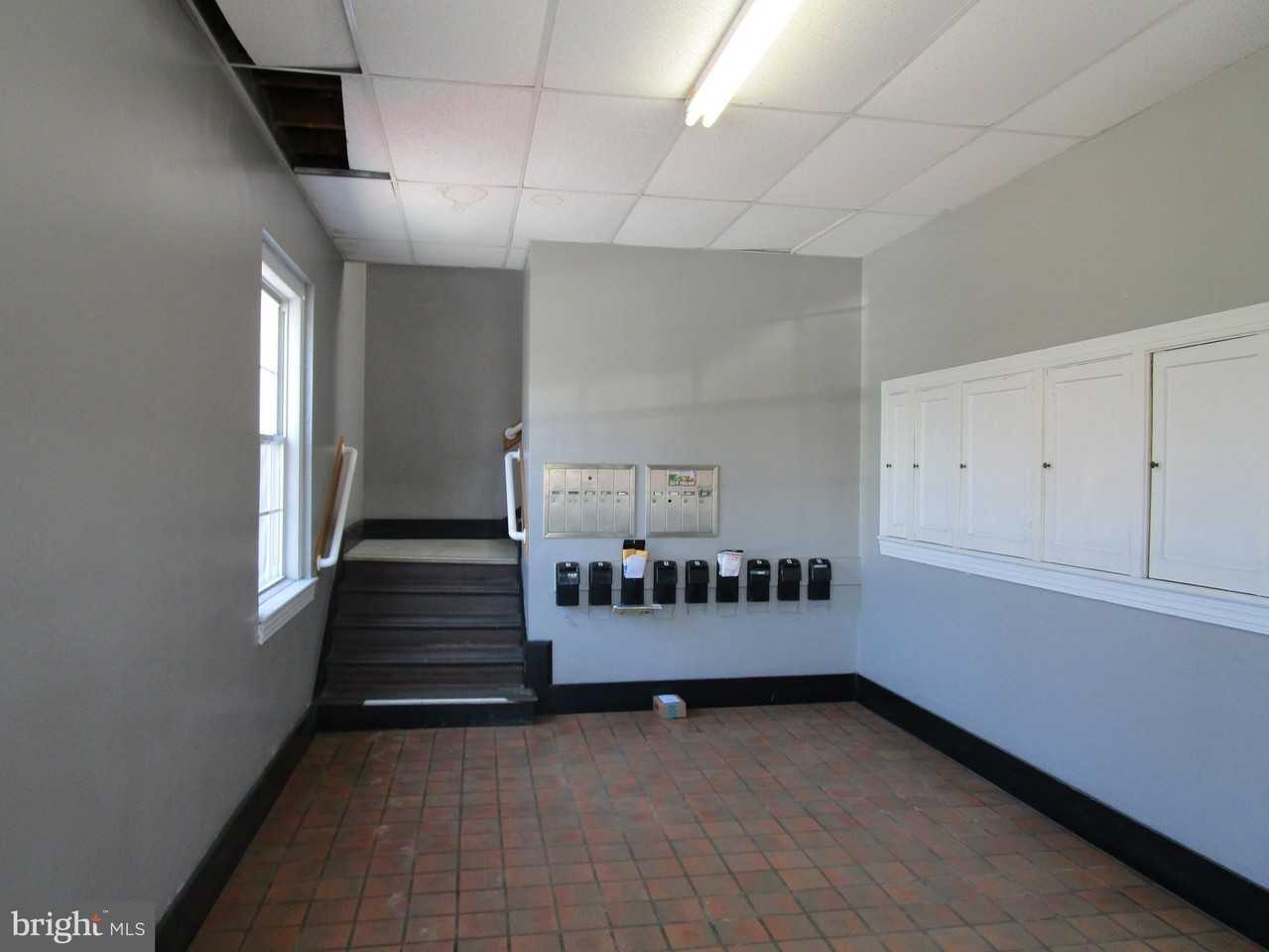 385 E King St - Photo 2 of 8