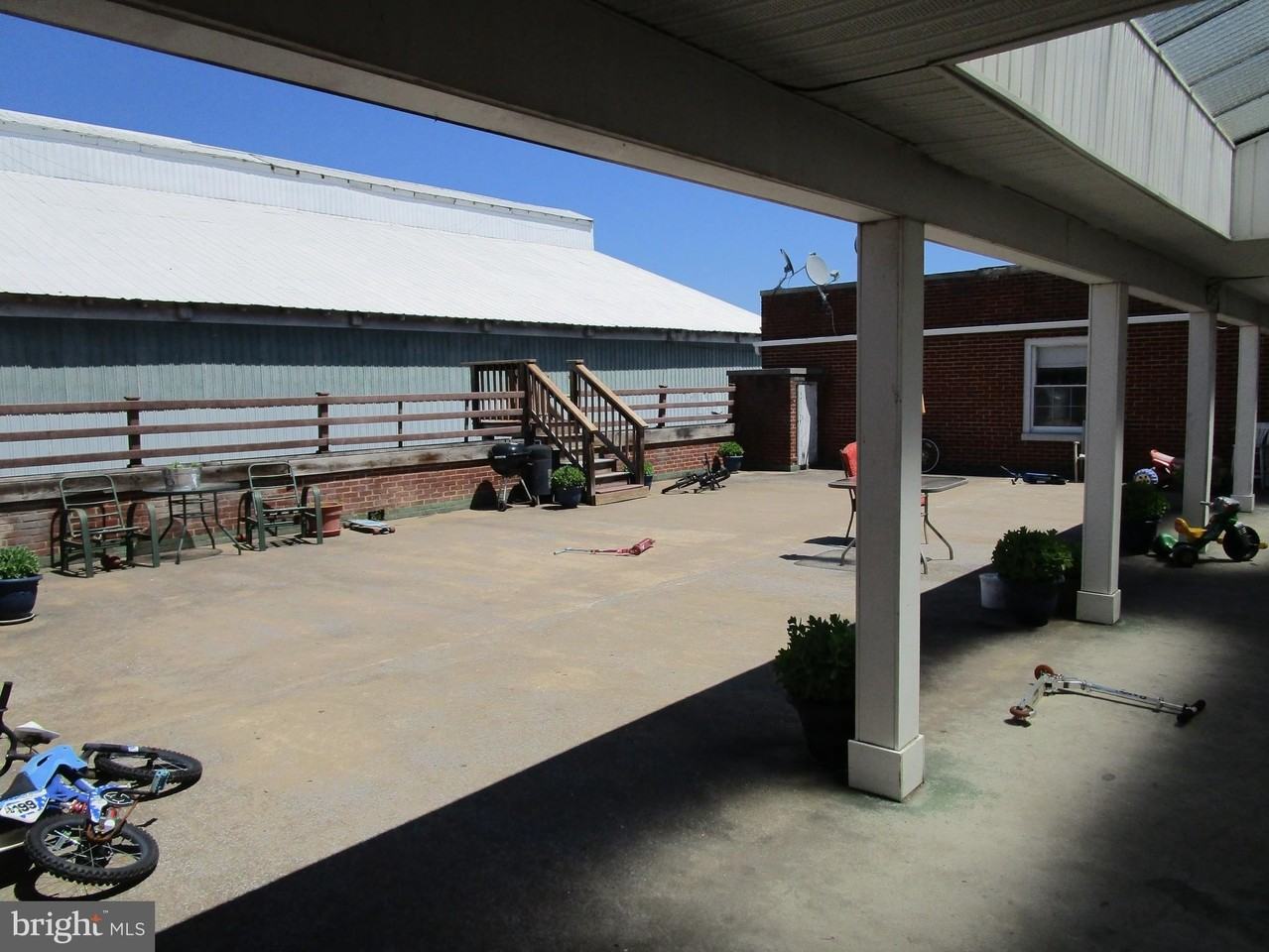 385 E King St - Photo 4 of 8