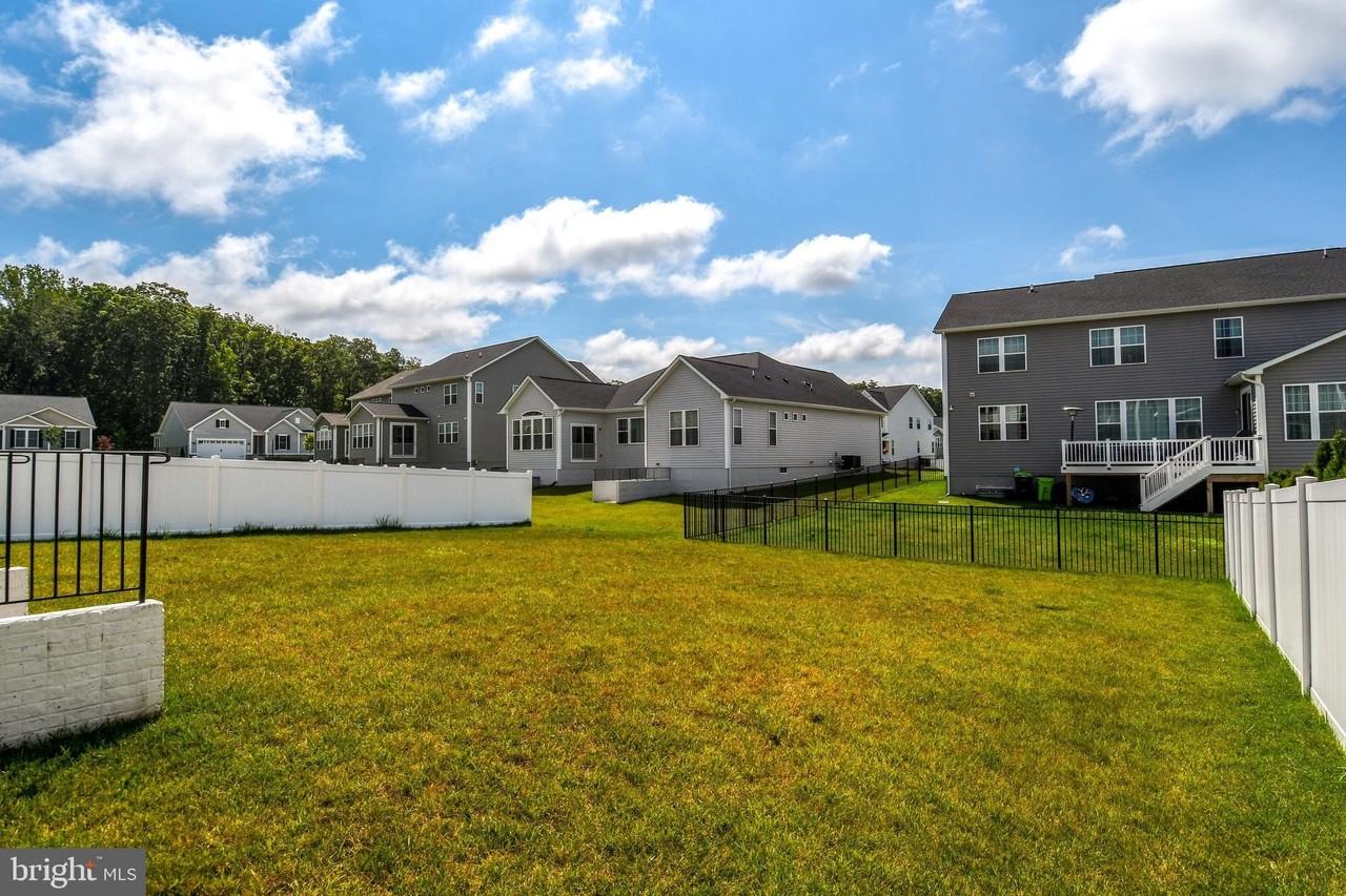 7706 Colburn Dr - Photo 5 of 47