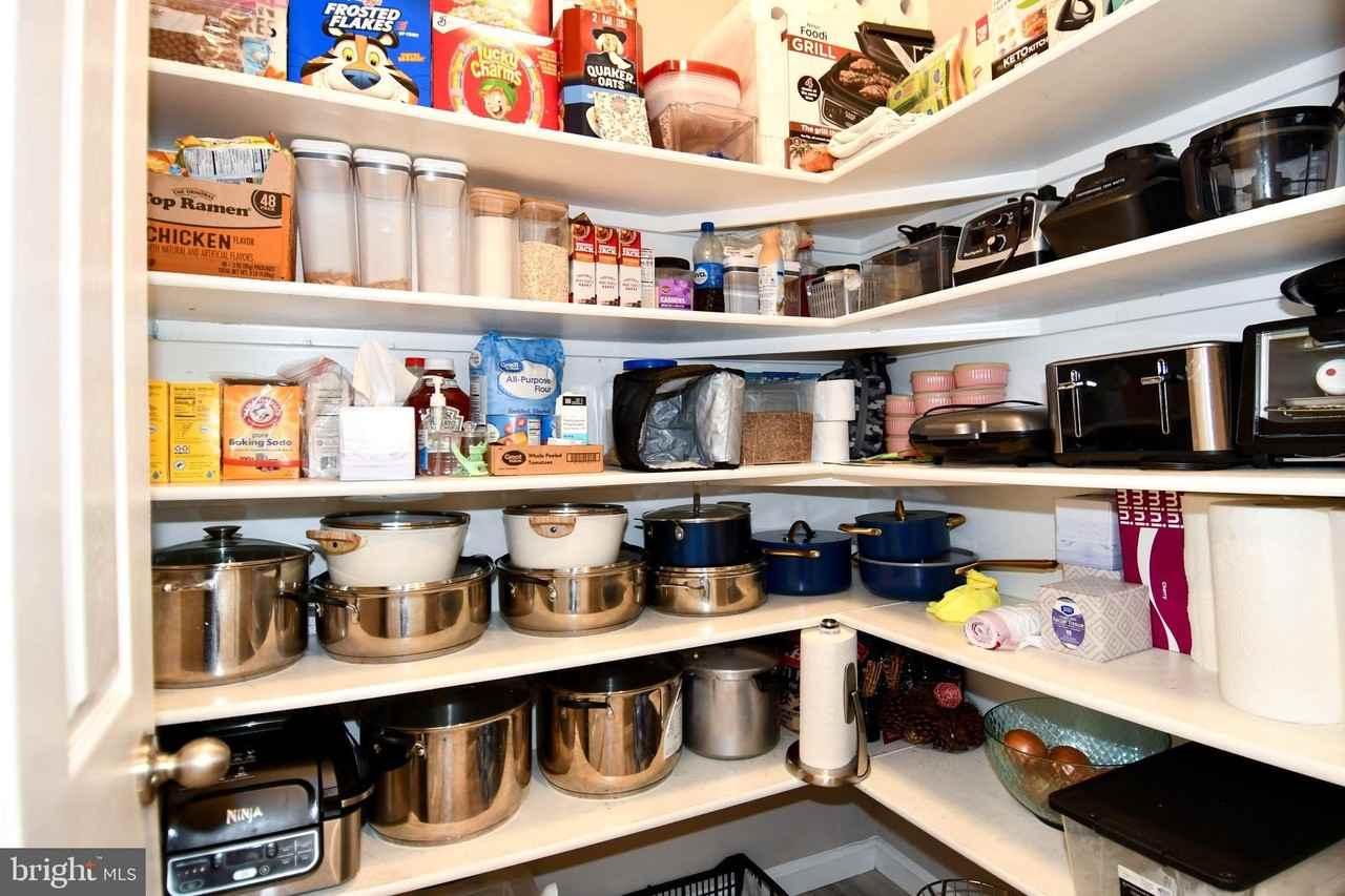 7706 Colburn Dr - Photo 6 of 47