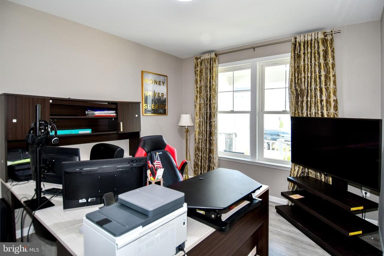 7706 Colburn Dr - Photo 7 of 47