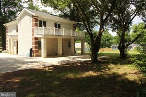 featured image of 44 Ravenwood Dr