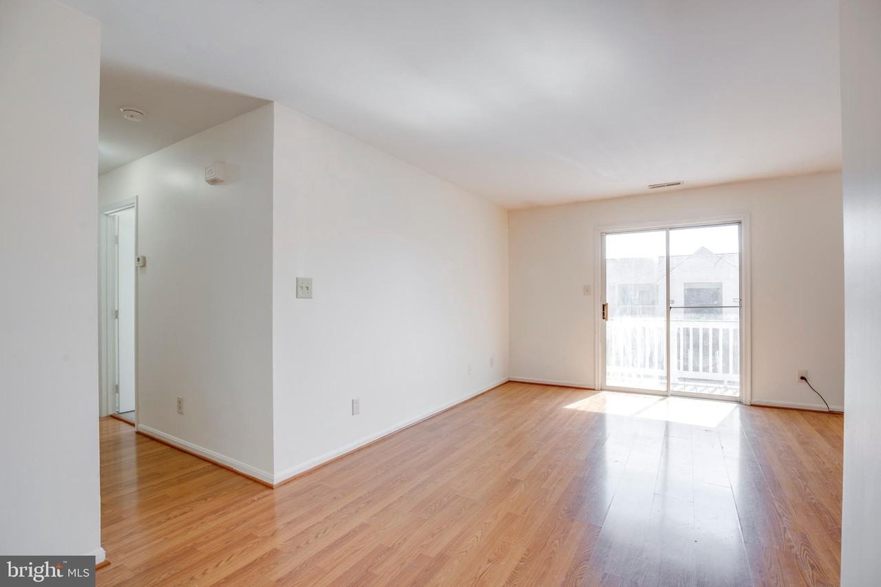 40 Smokewood Court #40200 - Photo 4 of 26