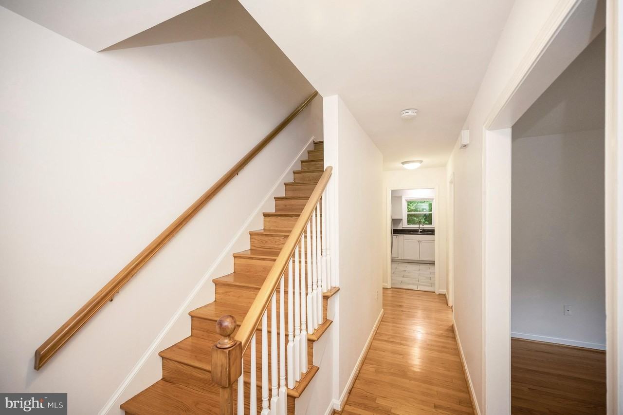 455 Ridgemore Street - Photo 3 of 35