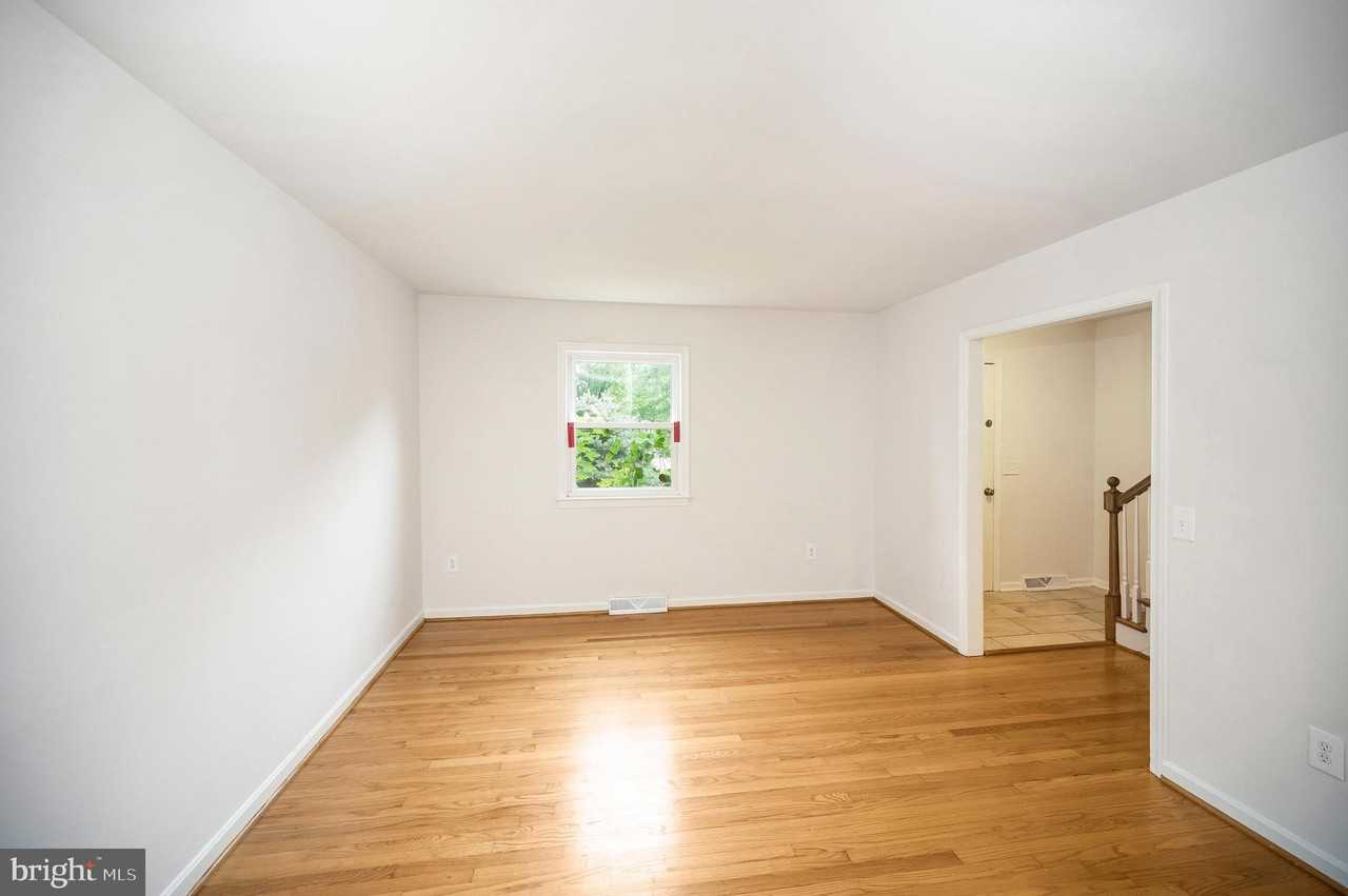 455 Ridgemore Street - Photo 7 of 35