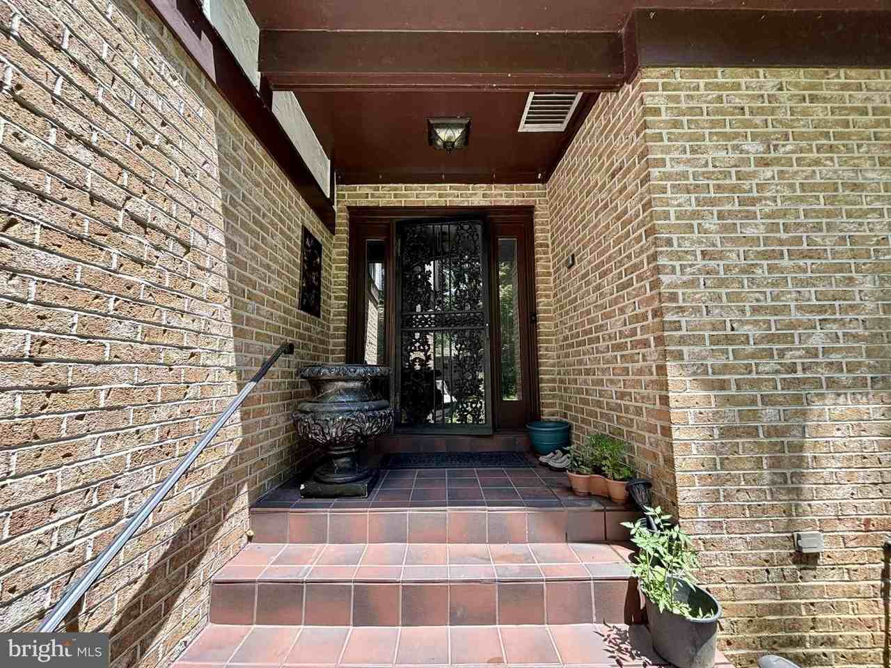 1007 Blackbeard Dr - Photo 2 of 15