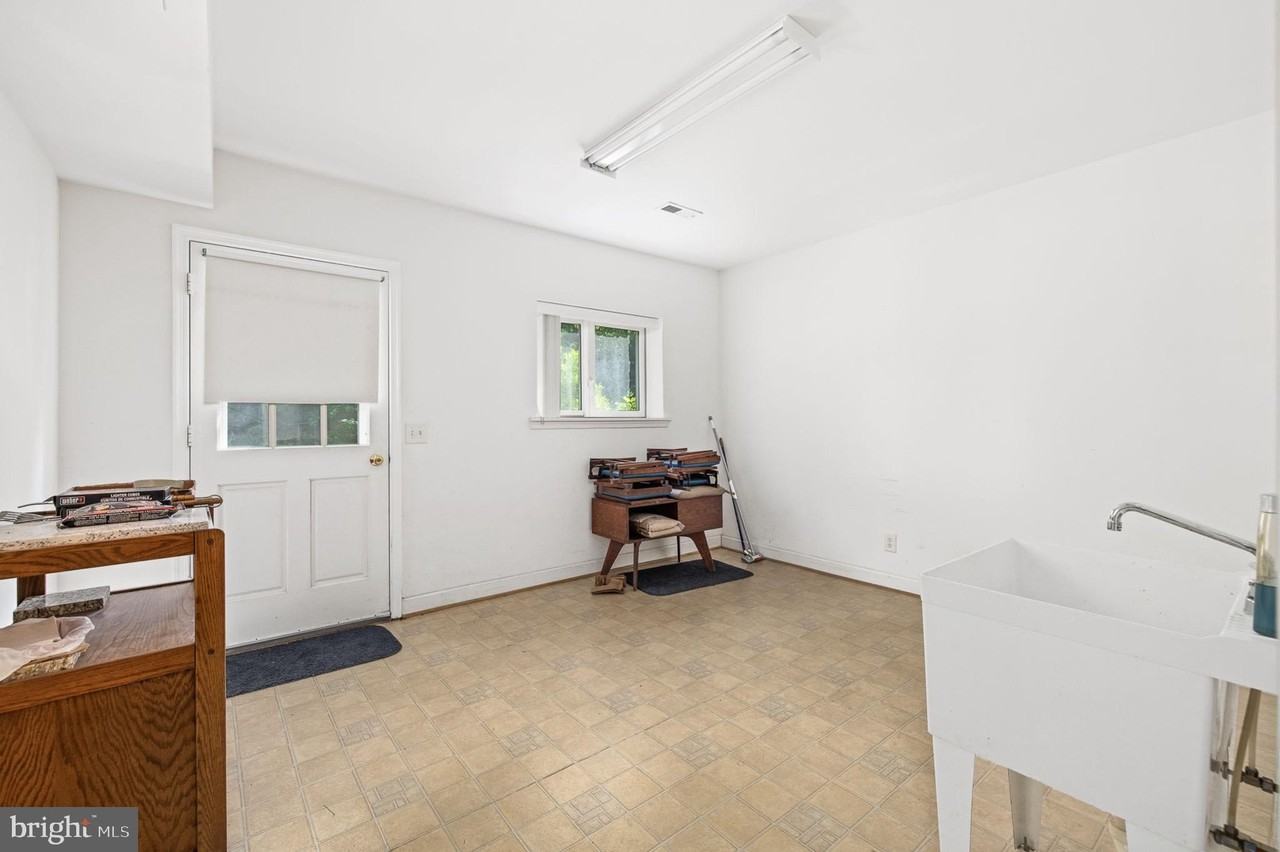 10 Piper Pl - Photo 5 of 34