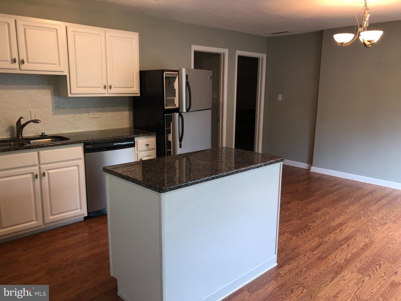 21 S Stewart St Apt 4 #4 - Photo 5 of 12