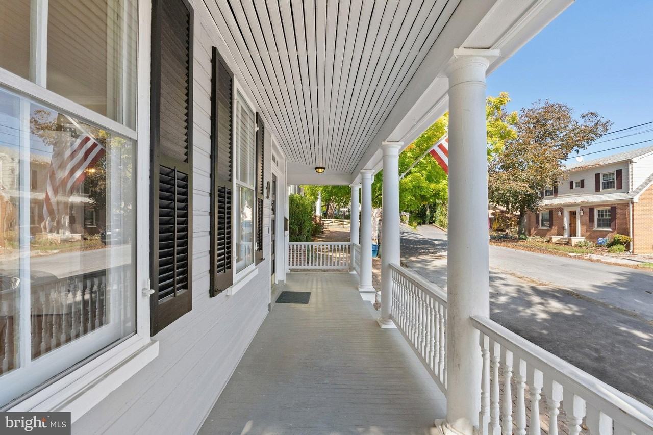 209 N Washington St - Photo 5 of 50