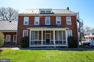 featured image of 3105 Shawnee Dr Apt 7 #7