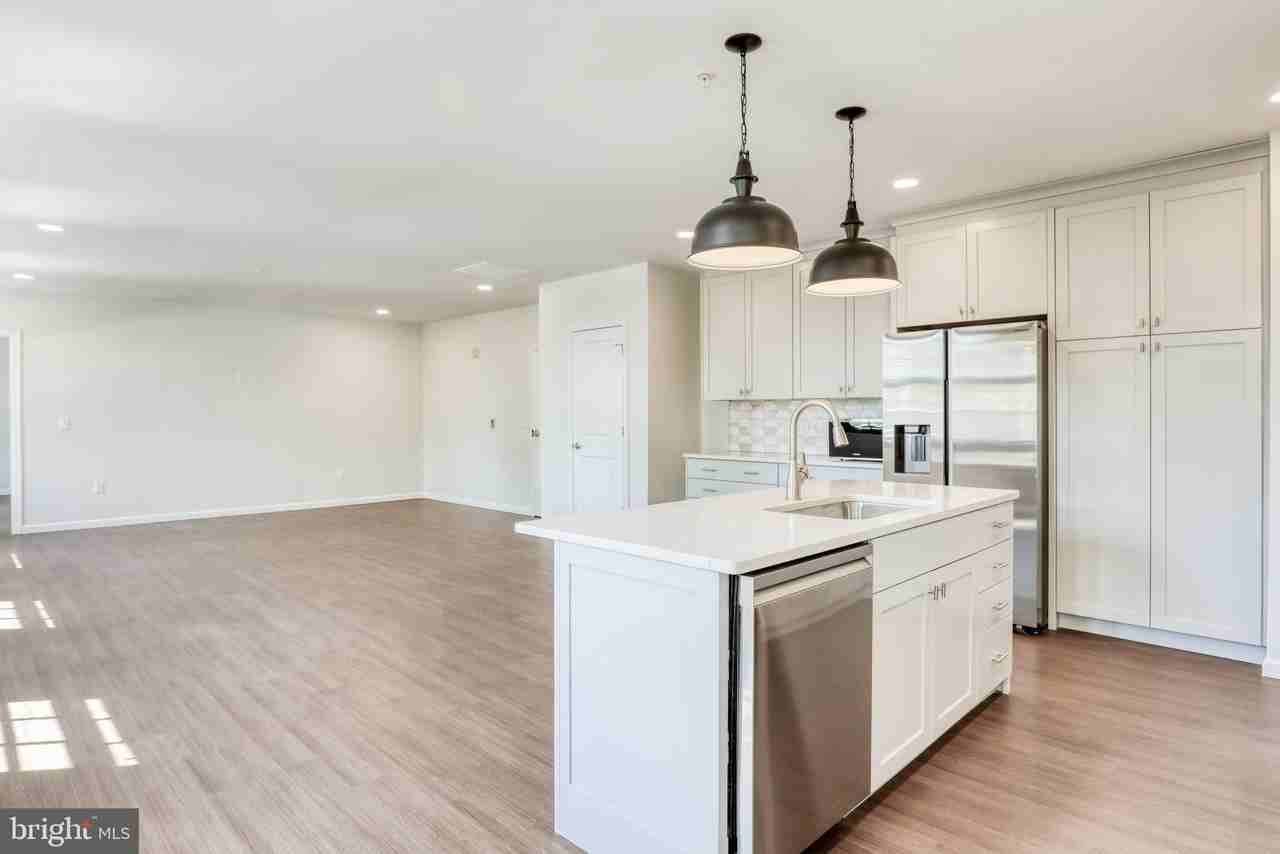 210 E Boscawen St Apt 202 #202 - Photo 5 of 32