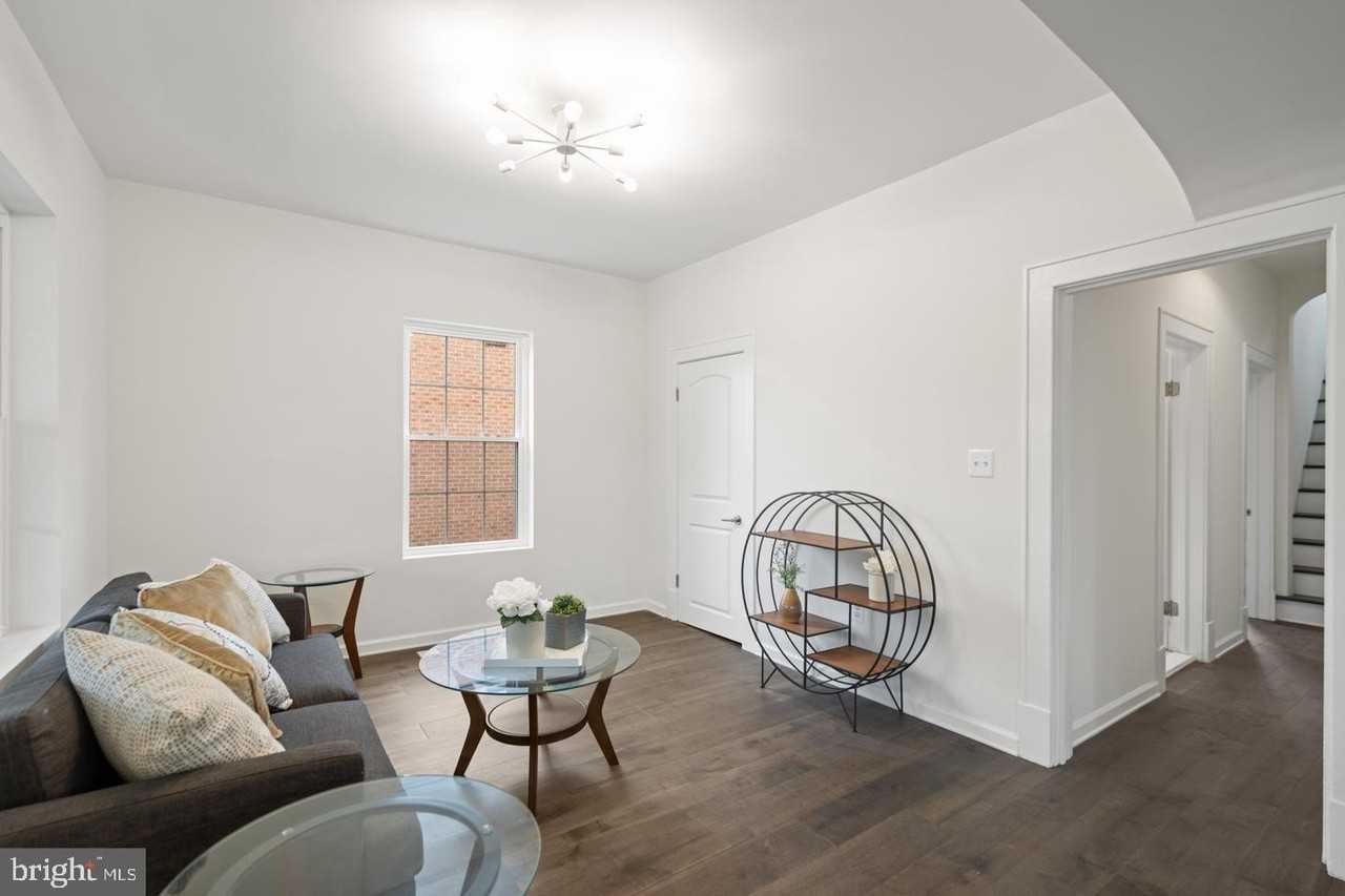 201 Parkway St - Photo 6 of 32