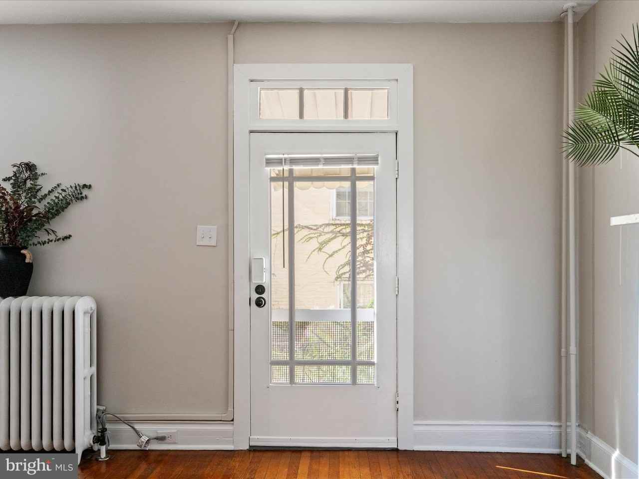 321 N Braddock St - Photo 5 of 23