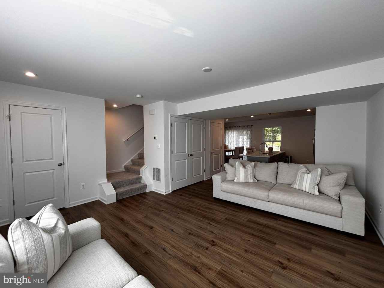 220 Gentle Breeze Dr - Photo 3 of 26