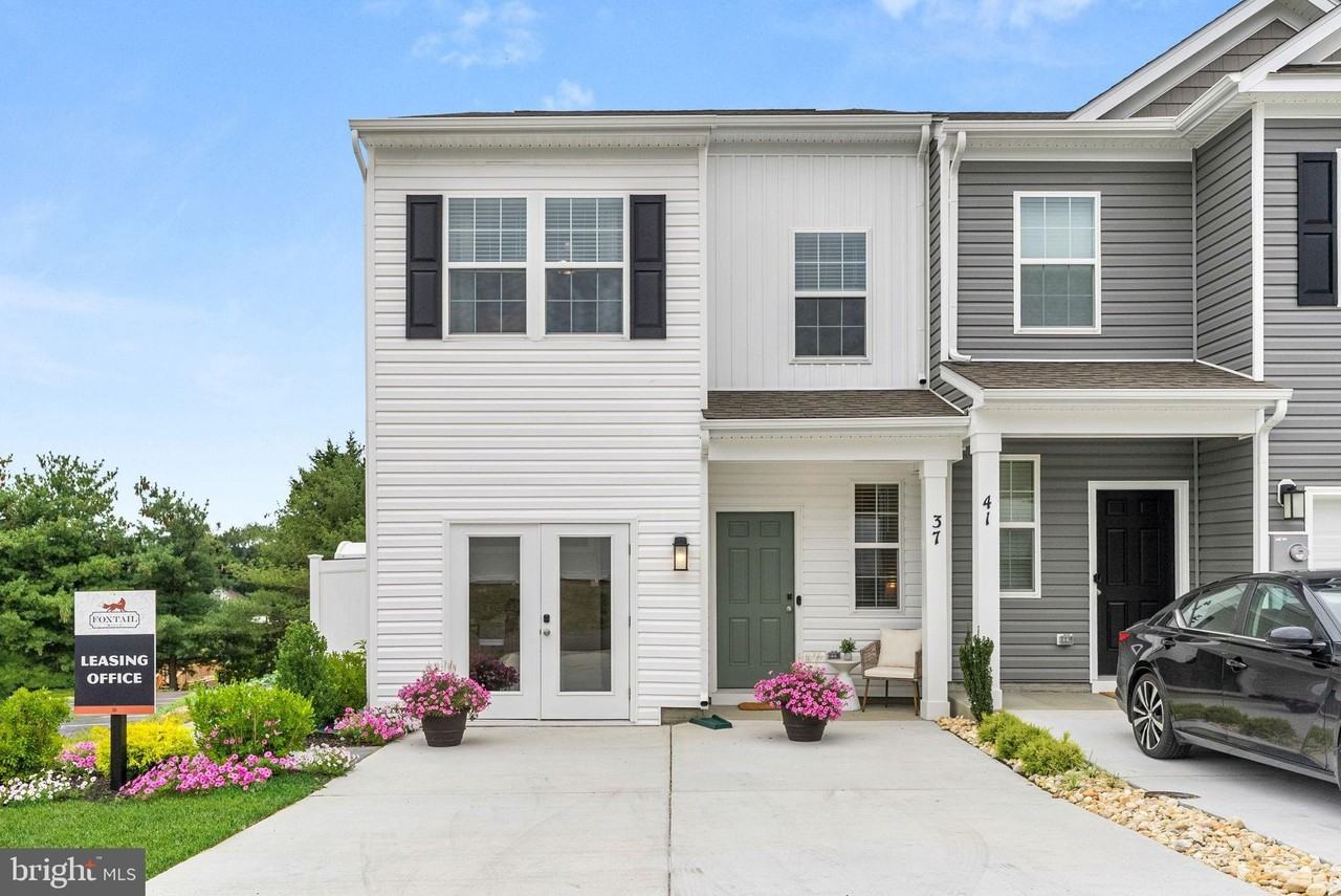 21 WISDOM Lane - Photo 2 of 50