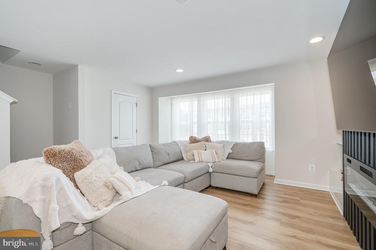 64 Tate Manor Dr - Photo 5 of 50