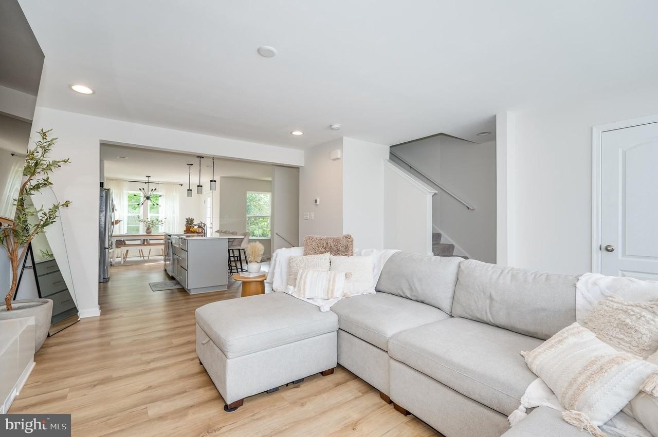 64 Tate Manor Dr - Photo 6 of 50