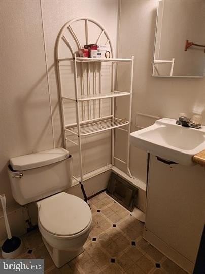 107 4th St Apt 5 #5 - Photo 2 of 7